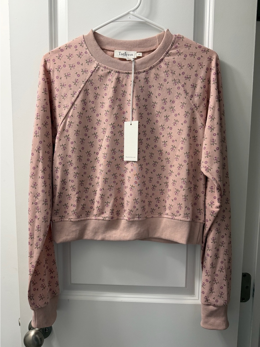 Taelynn Pink Floral Crewneck Sweatshirt NWT Size Small